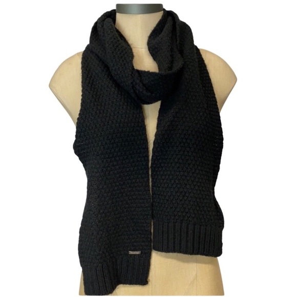 CLAVIN KLEIN KNITTED SCARF - Picture 1 of 7